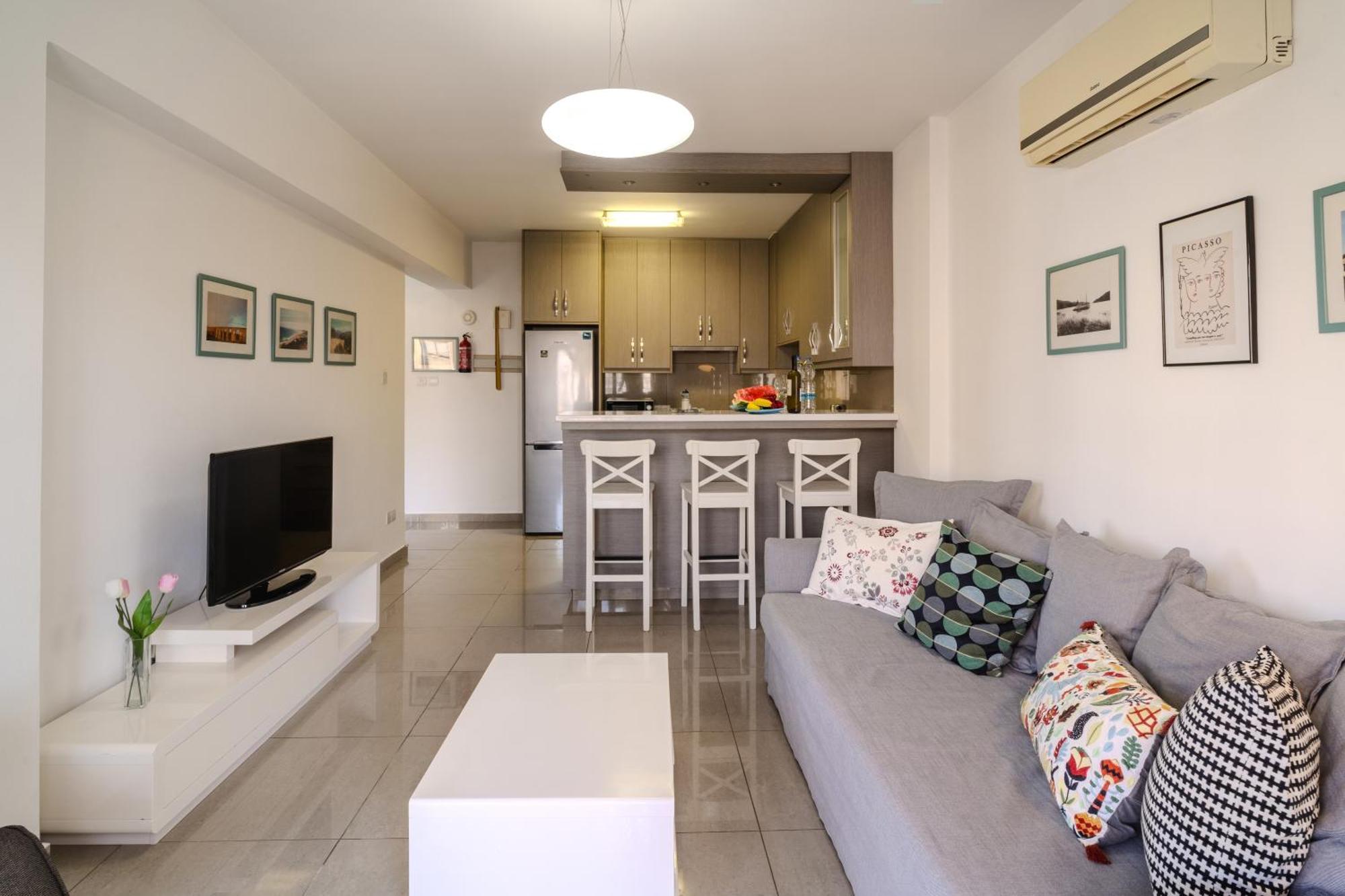 Lazaros Suite Downtown لارنكا المظهر الخارجي الصورة