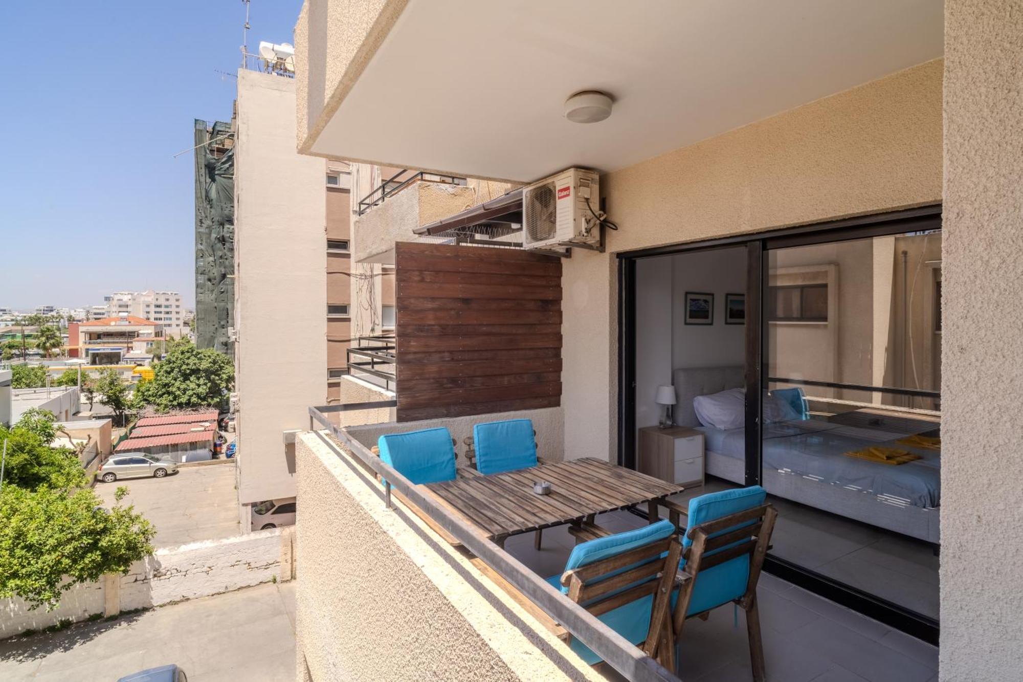 Lazaros Suite Downtown لارنكا المظهر الخارجي الصورة