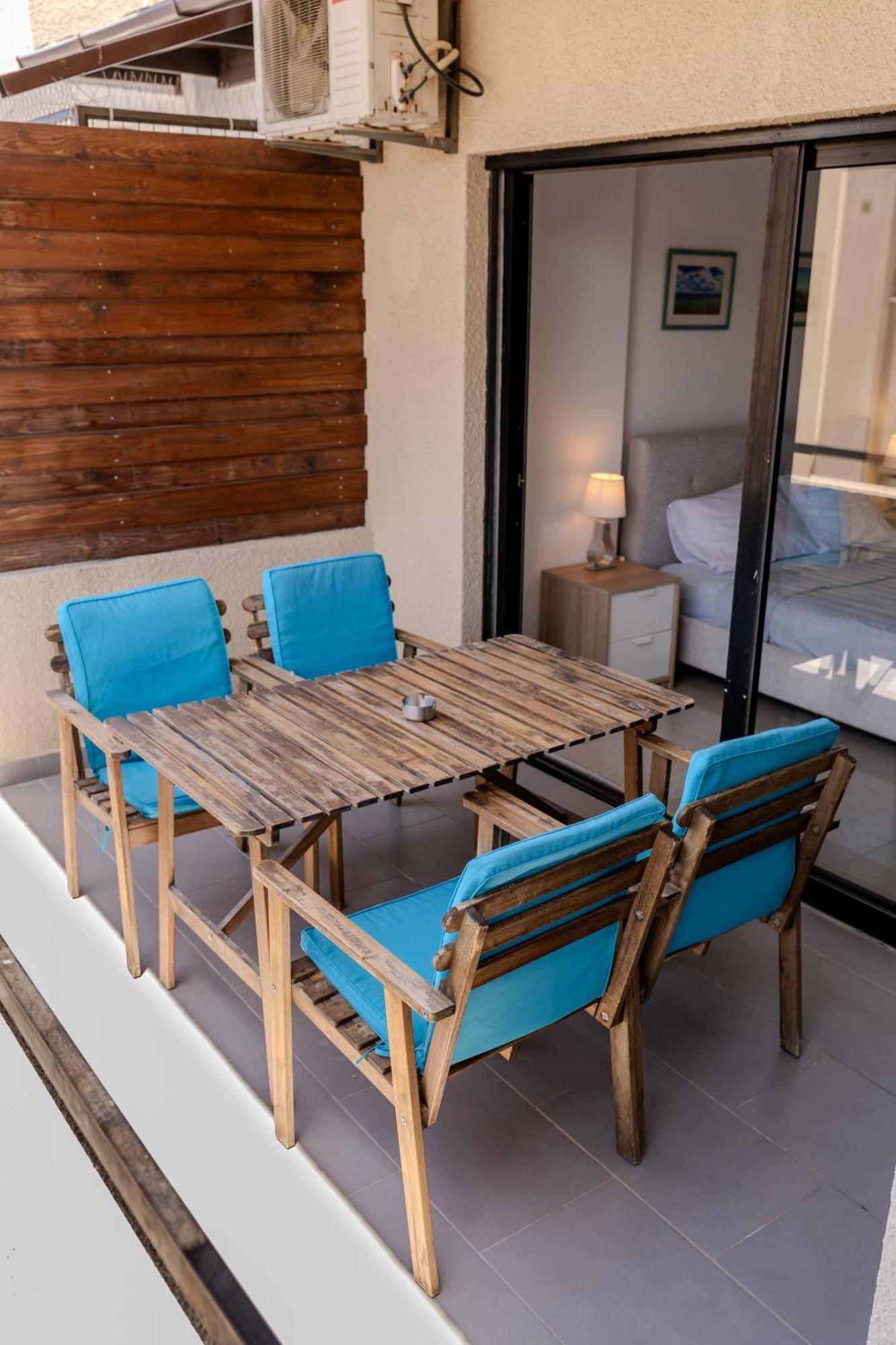 Lazaros Suite Downtown لارنكا المظهر الخارجي الصورة