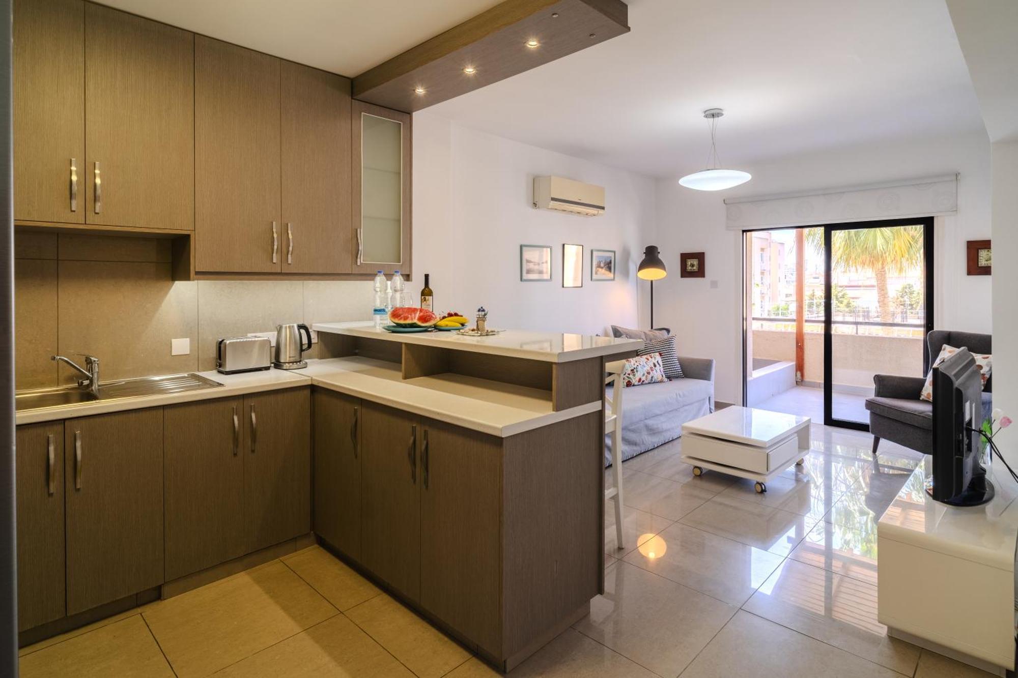 Lazaros Suite Downtown لارنكا المظهر الخارجي الصورة